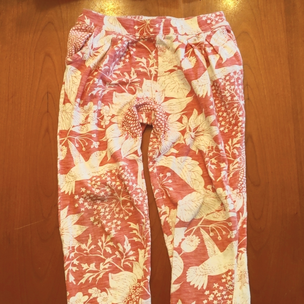 Gap floral patterned coral and ivory joggers. Size 5